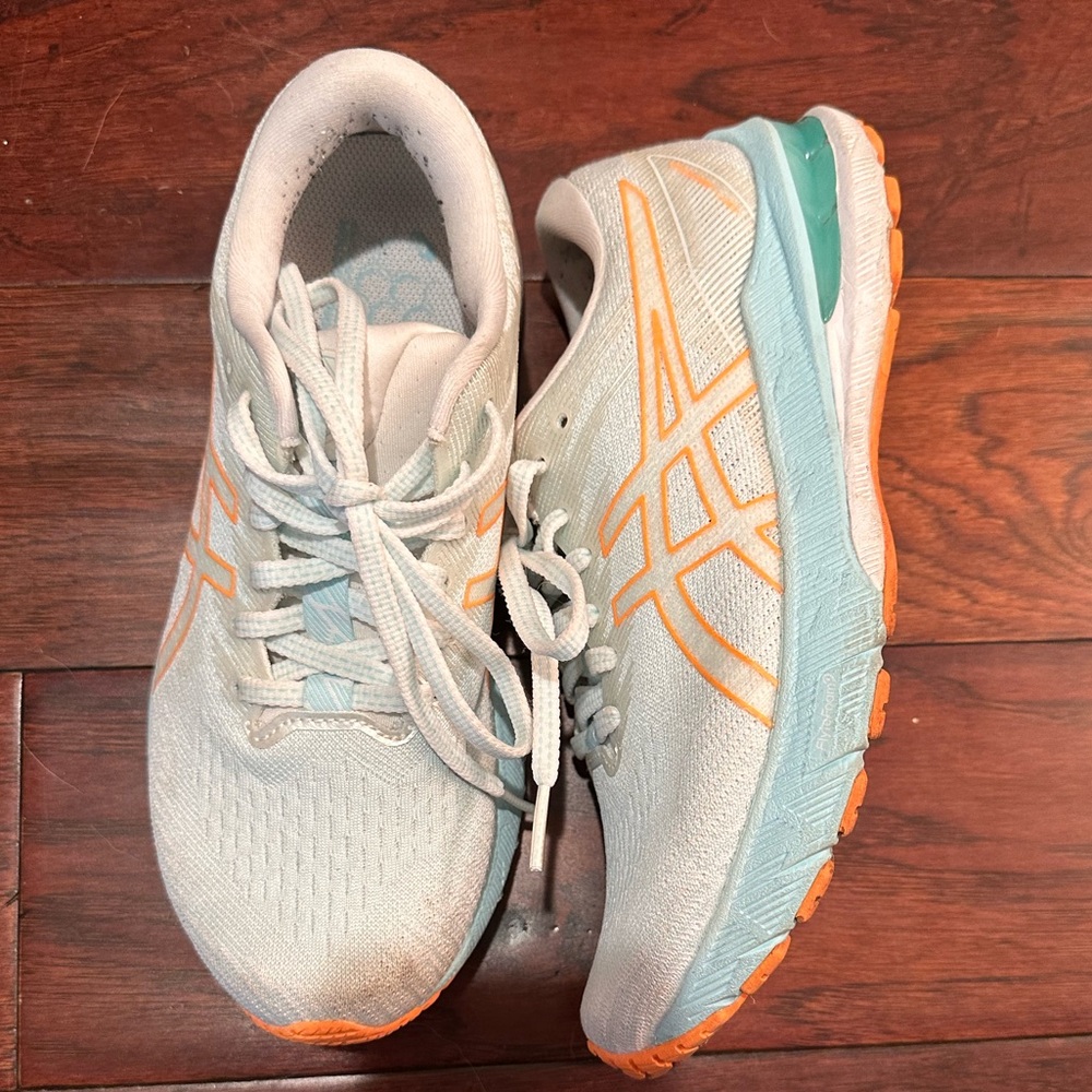 ASICS Women GT-1000 10 Size 7 - White, Orange, and Teal